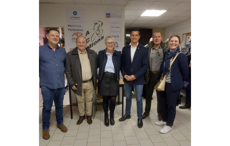 UNE SOIRÉE PROMETTEUSE