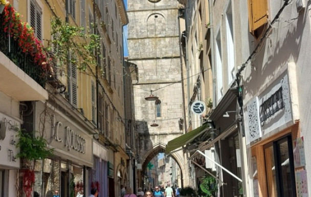 SÉJOUR CASTEL LUBÉRON - TOUS À APT !